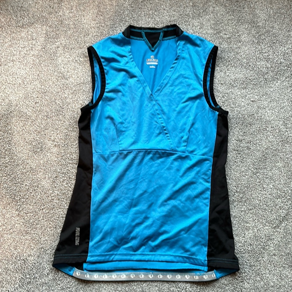 Pearl Izumi sleeveless biking shirt with back pocket